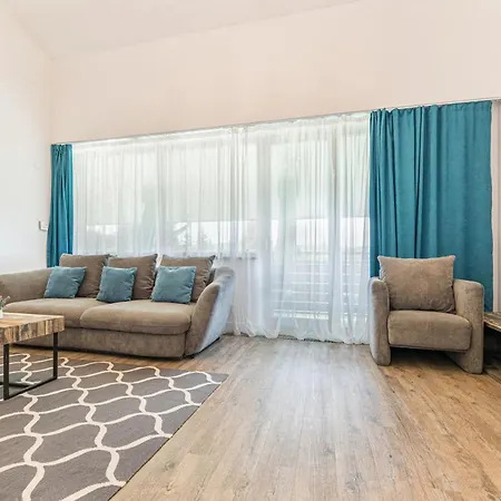 Pine Woods B35 In Silver Mountain *
