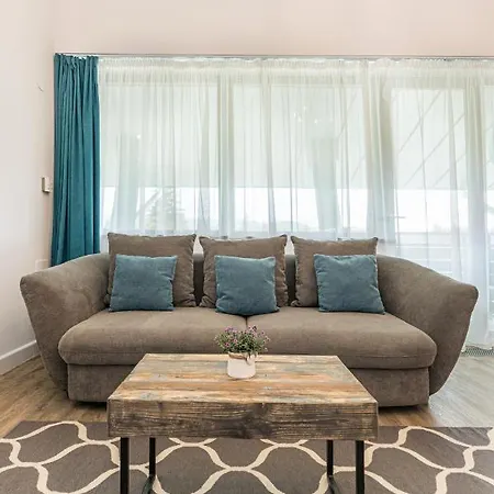 Pine Woods B35 In Silver Mountain *